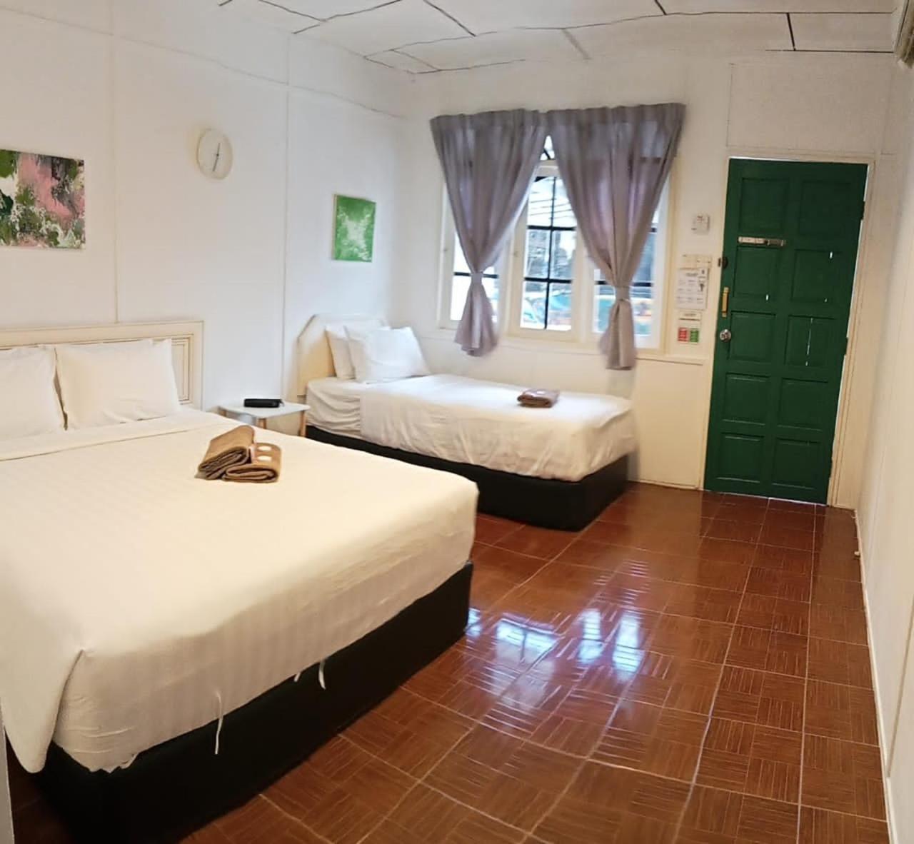 Vagary Pangkor Hotell Pekan Pangkor Exteriör bild